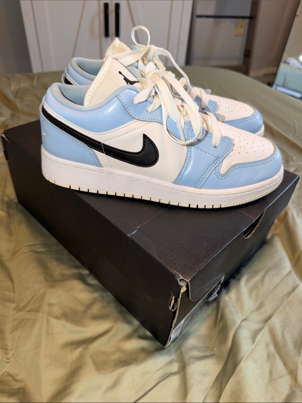 Nike Kids Air Jordan 1 Low - White, Light Blue & Black